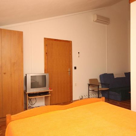 Apartments By The Sea Kali, Ugljan - 8202 Bilik gambar